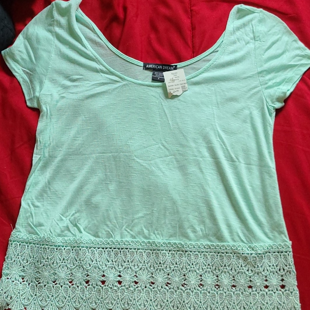 Top size small